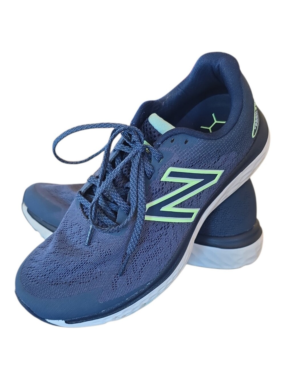 New Balance Fresh Foam 680v7 in Navy Size 8D (wide) Women and 6.5 Men
